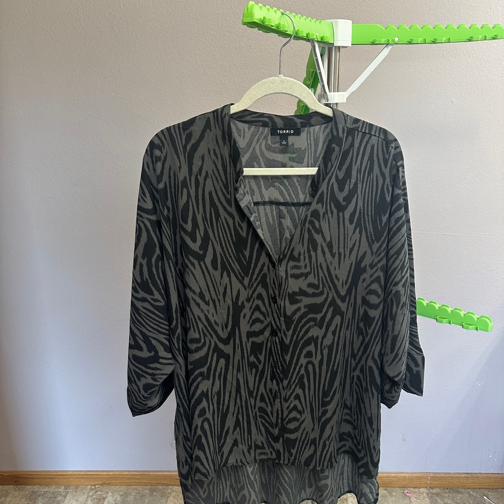 Torrid Button Down Black And Grey Zebra Pattern B… - image 3